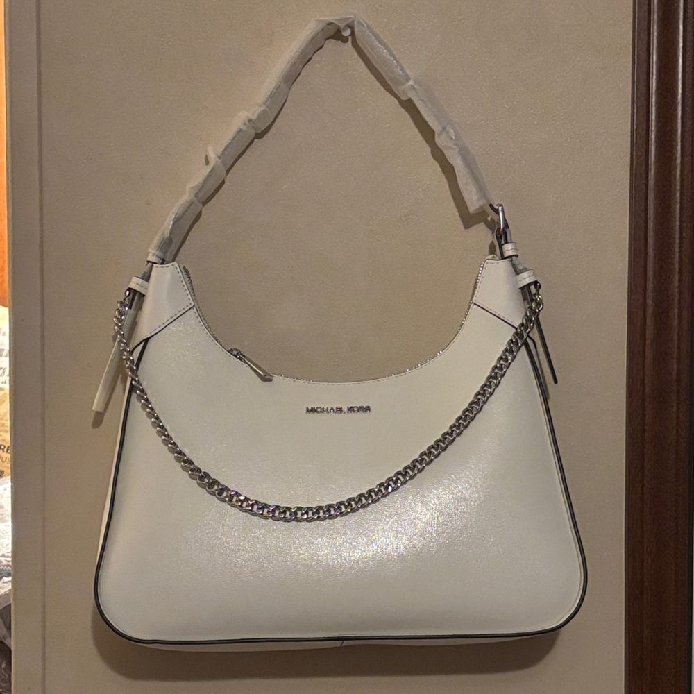 Michael Kors Wilma White Leather Shoulder Bag with Silver Chain New w/ Tag